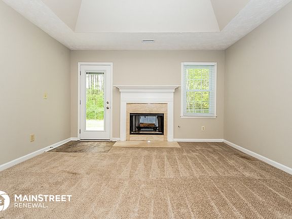4th image of 25 Christian Woods Ct