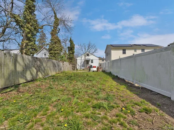 692 Beck Street, Hempstead, NY 11553