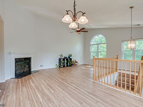 5th image of 1 Gregory Ln