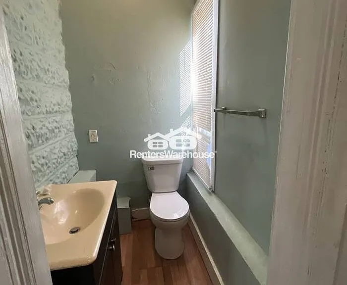 6706 Raymond Ave — Photo 3