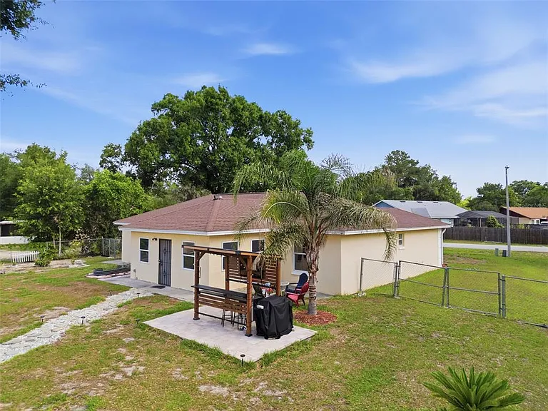 1011 Winifred Way — Photo 41
