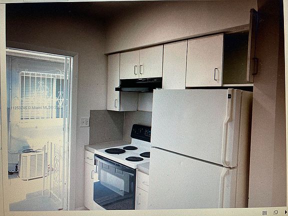 4th image of 420 NE 70th St #6941-1N