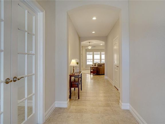 4th image of 1933 Chiford Ln