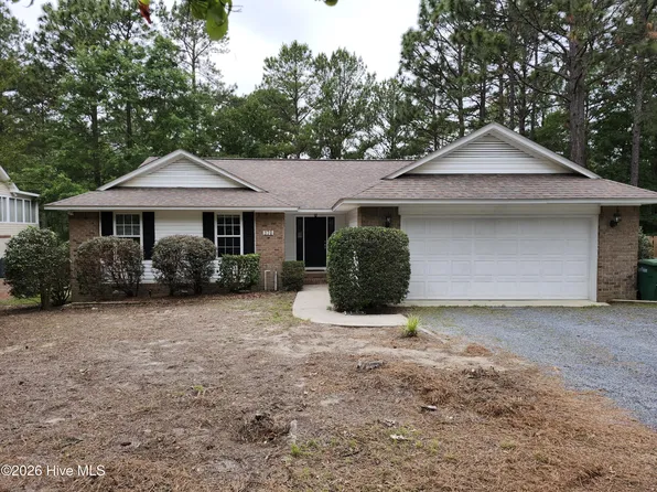 370 Sandhills Cir, Pinehurst, NC 28374