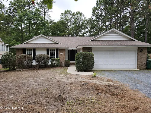 370 Sandhills Cir Photo 1
