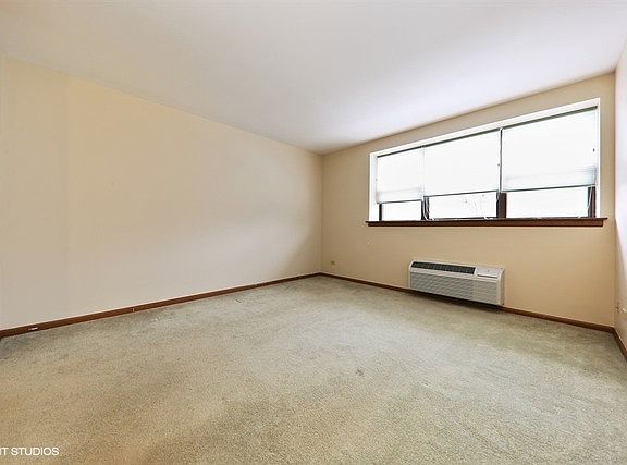 3rd image of 530 E Highland Ave APT B10