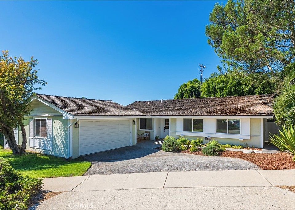 1st image of 27945 Alvarez Dr