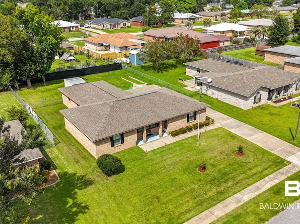 522 W Amanda Ave, Foley, AL 36535