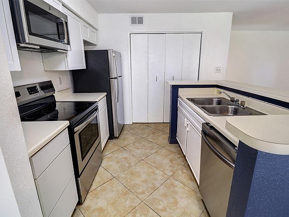 3rd image of 777 Riverside Drive #1516