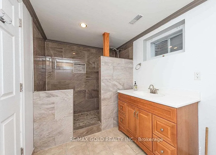 2 bed, $1,700 — Photo 4