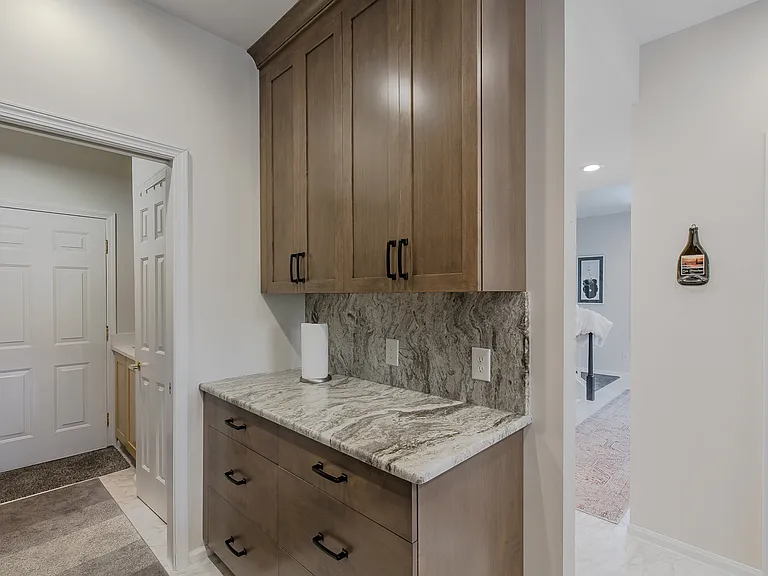 300 Stratford Ln #300 — Photo 21