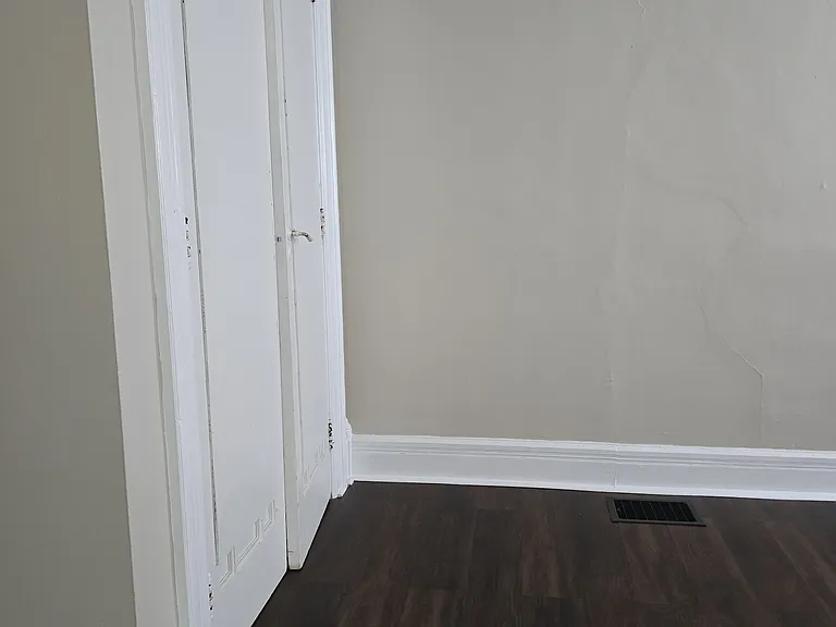 1137 N Main St #2 — Photo 12