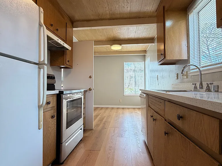 2021 Road 20 — Photo 3