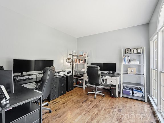 4th image of 4432 Mountain Cove Dr