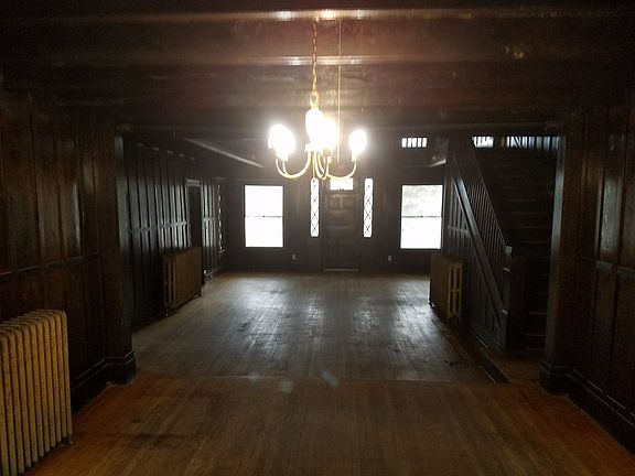 2nd image of 880 S 4th St