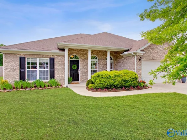 7018 Eagle Park Cir SE, Owens Cross Roads, AL 35763