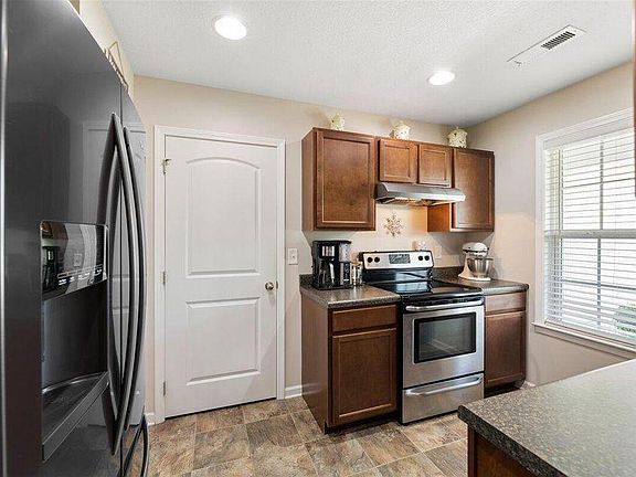 3rd image of 2731 Ely Park Ln