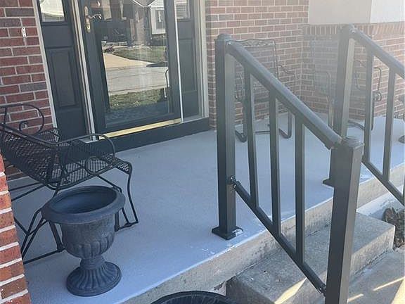 3rd image of 2308 Richwood Cir