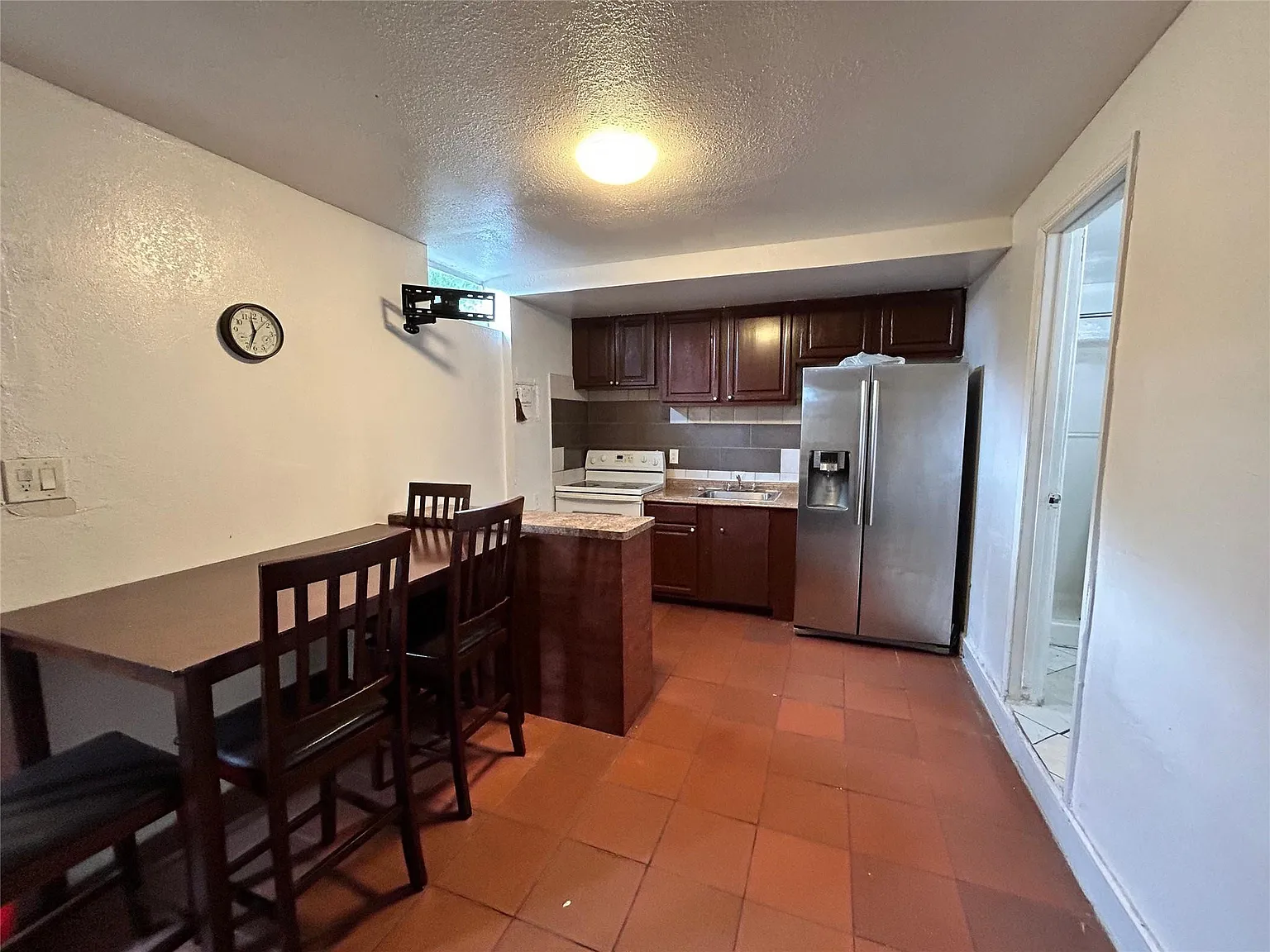 Studio, 1.0 bath, 550 sqft, $1,500 — Photo 2