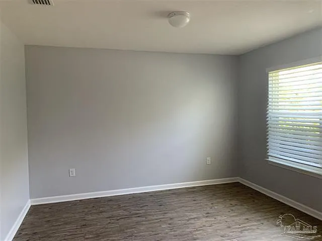 5 bed, 2.5 bath, 2804 sqft, $2,450 — Photo 4