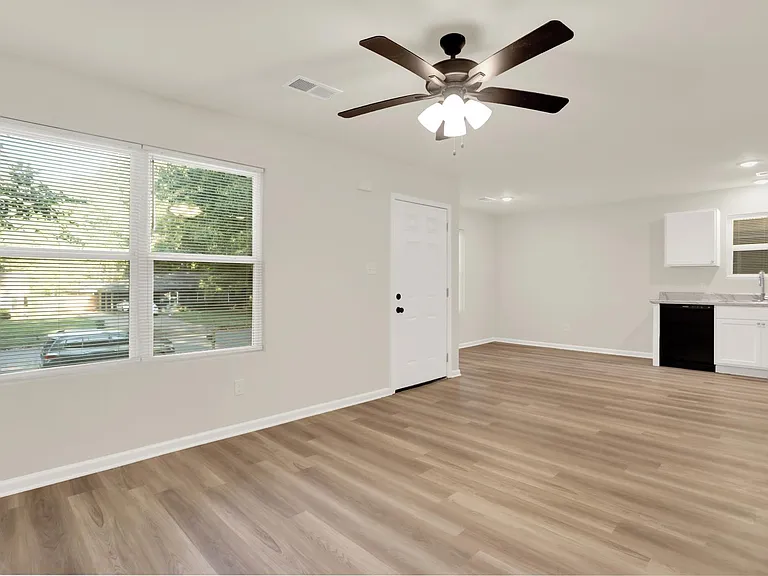 3281 Madewell St — Photo 7