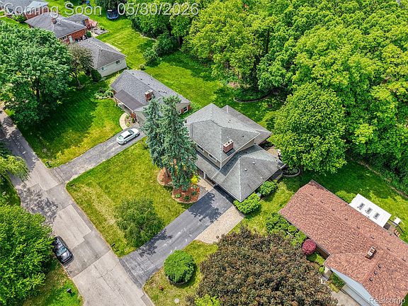 2nd image of 2172 Devonshire Rd