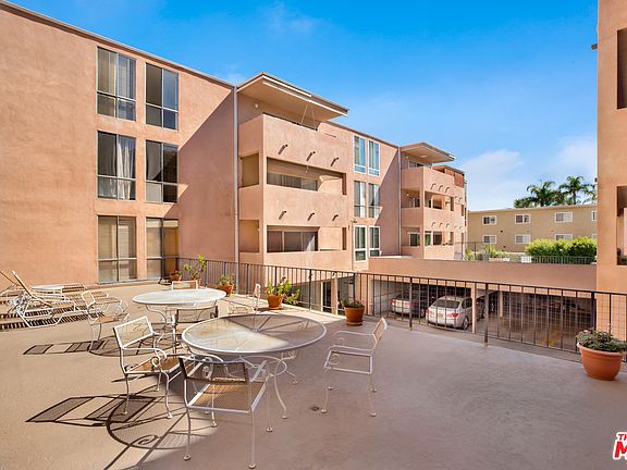 5th image of 5454 Zelzah Ave APT 106