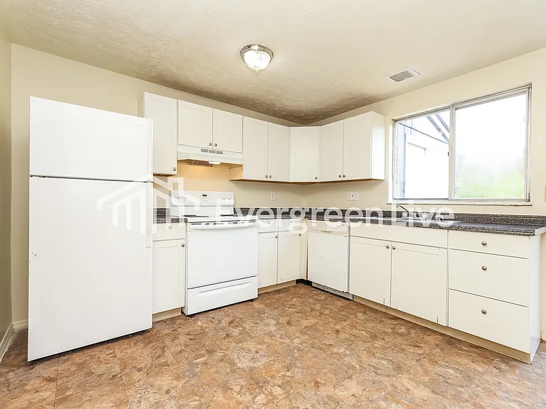 7787 Mount Hood Dr — Photo 8