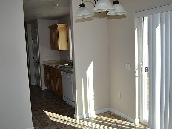 4th image of 1560 Bullpen Way