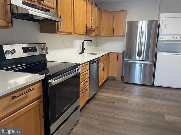 5th image of 307 Yoakum Pkwy APT 725