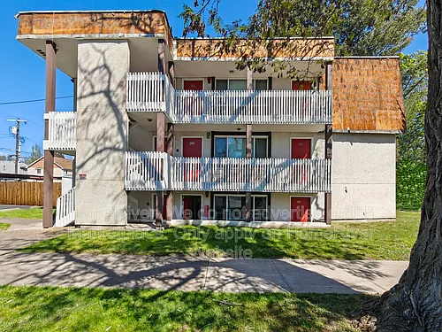 1414 N Addison St Photo 1
