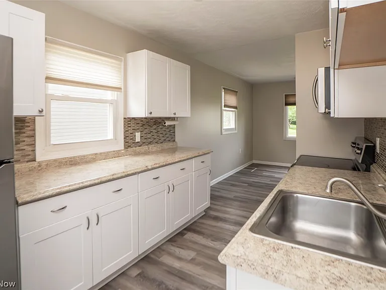 1060 Orchard Ave NE — Photo 11