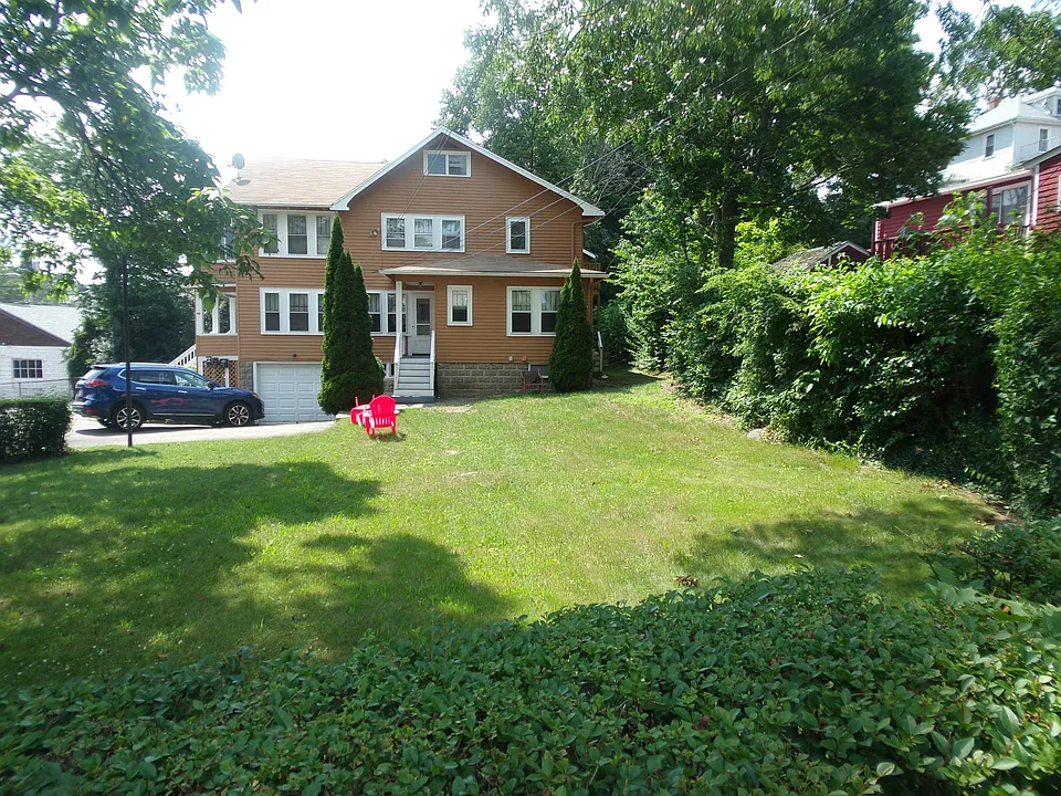 65 Buckley St