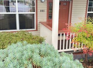 905 Mountain Meadows Cir, Ashland, OR 97520