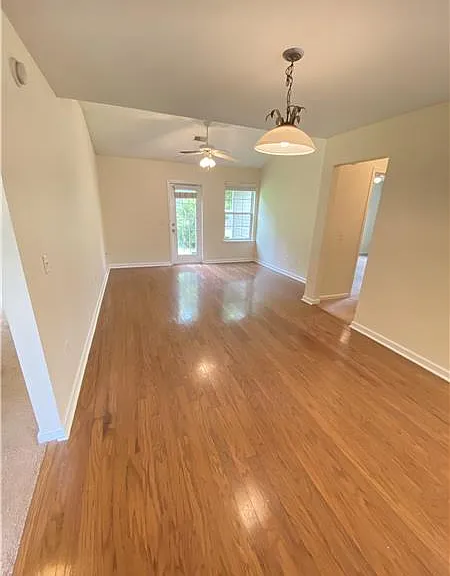 30 Twin Oaks Pl — Photo 5