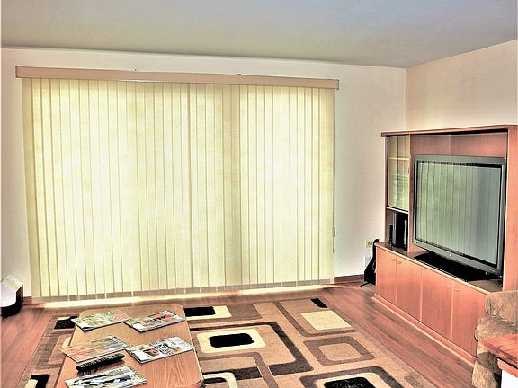3rd image of 5701 S Kenton Ave APT 1N