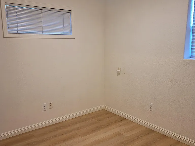 424 Bay St — Photo 8