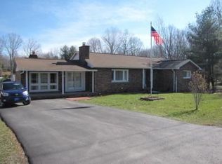 379 Hinton Rd, Shady Spring, WV 25918