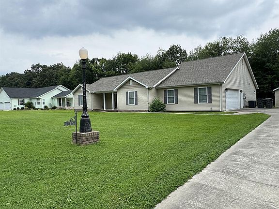 3rd image of 115 Summers Ln