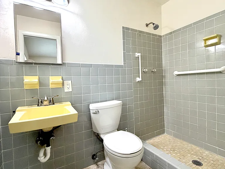 208 Plumosa Dr — Photo 12