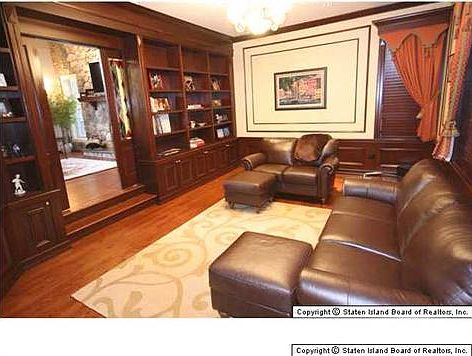 5th image of 76 Saint George Dr