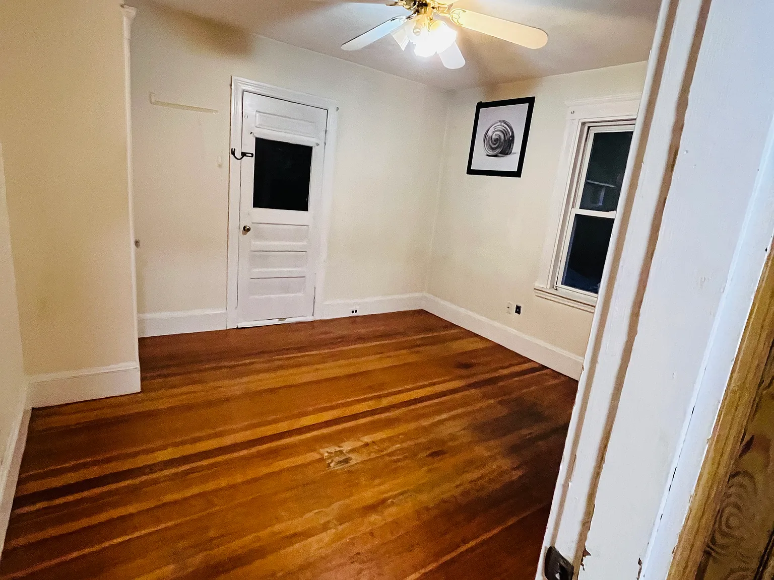 5 bed, 2500 sqft, $4,500 — Photo 4