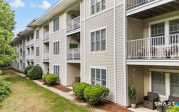 2nd image of 468 Main Street #111
