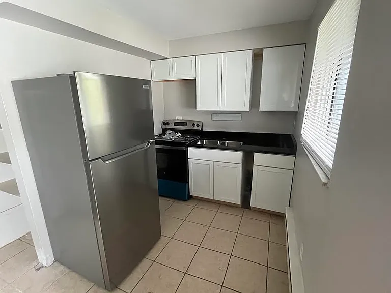 445 Hunter Ave #5 — Photo 5