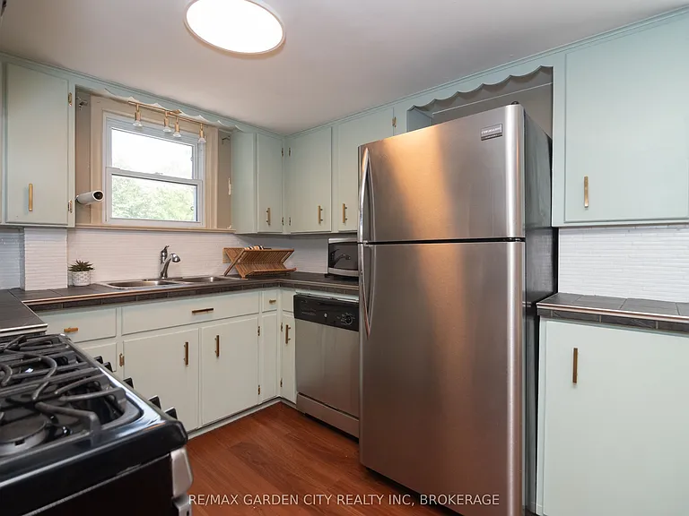 5853 McLeod Rd — Photo 11