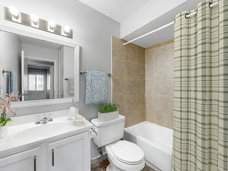 Copper Cove Apartments — Photo 18