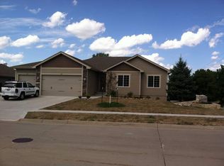 3366 Ridgeview Dr, Des Moines, IA 50320