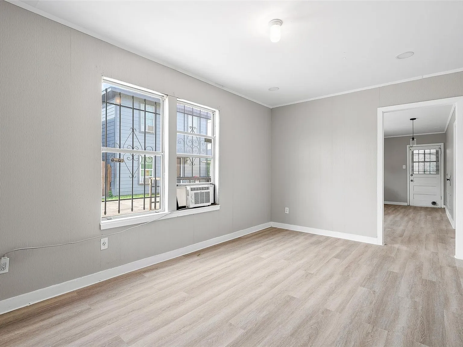 2 bed, 1.0 bath, 800 sqft, $1,000 — Photo 3