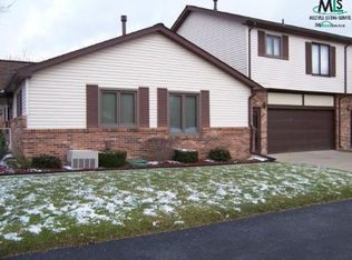 2322 London Bridge Dr, Rochester, MI 48307