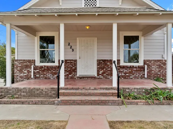 229 Oleander Ave, Lemoore, CA 93245